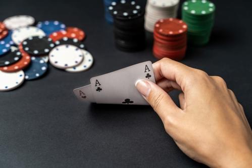 ポーカーの腕前を磨くための戦略とテクニック